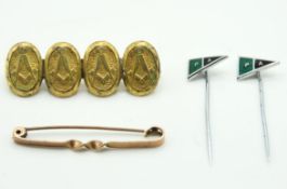 A 9ct gold bar brooch, 1.4g, two Plymouth Argyle e