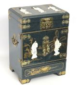 A decorative Chinese lacquerware jewellery box on