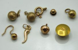 A selection of 9ct gold items & one 10ct gold coll