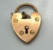 A 9ct gold bracelet padlock, 20mm x 13mm, 1.8g