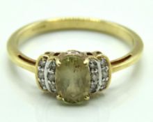 An 18ct gold ring set with approx. 0.08ct diamond
