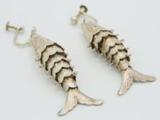 A pair of silver articulated fish earrings, 7.7g,