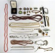 A 1920s coral necklace, 950mm long, 25.9g, a ladie