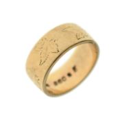 9ct gold wedding band