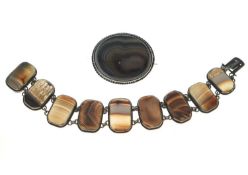 Scottish style agate panel bracelet, together with an agate oval brooch (2)