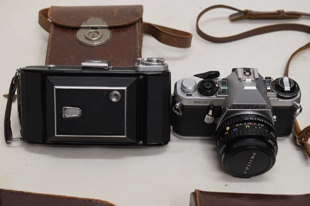 Collection of cameras and accessories - Bild 7 aus 10