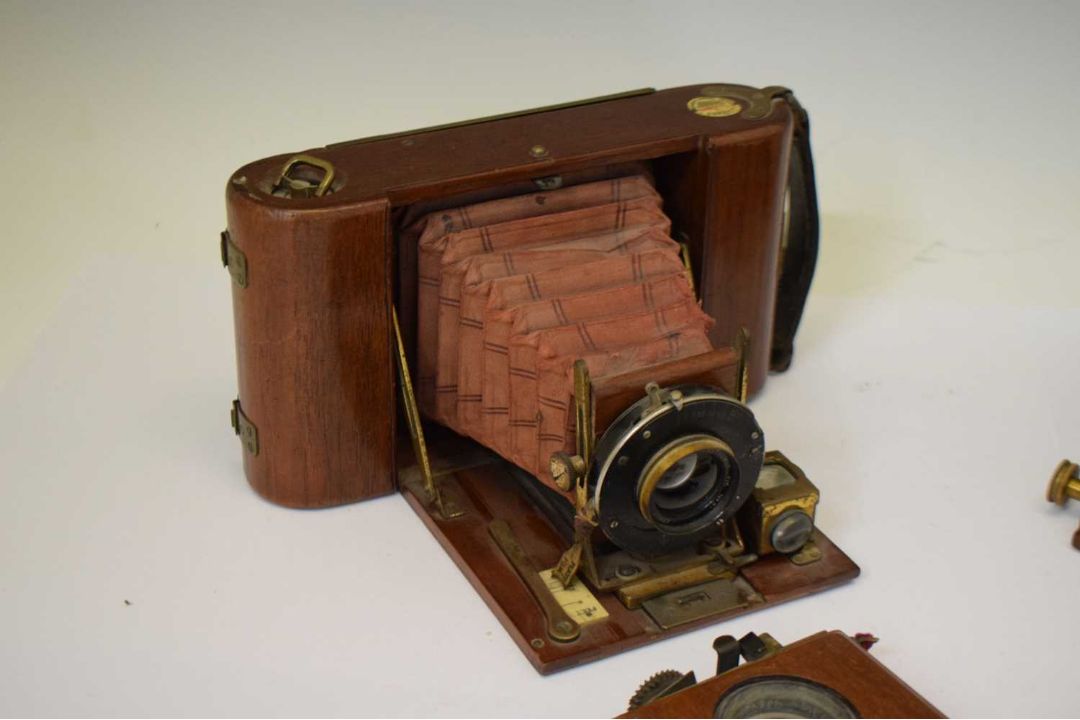 J. Lizars 'Challenge' and 'Victor' folding plate cameras - Bild 2 aus 11