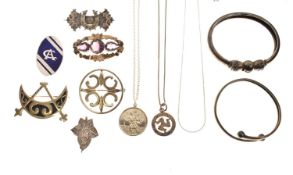 Small collection of silver and white metal jewellery, to include an Ola Gorie Pictish brooch