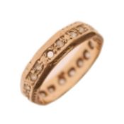 Yellow metal eternity ring (a/f)