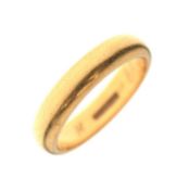 18ct gold wedding band
