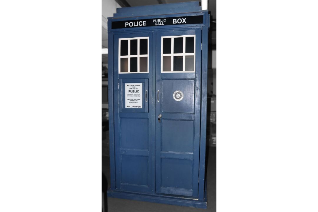 Maximum Volume Measure Doctor Who full life size scaled TARDIS. Scratch Built wooden. Base ...