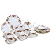 Royal Albert Old Country Roses part tea and dinner service