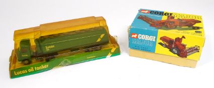 Toys: A Corgi Toys boxed die cast scale model Massey-Ferguson '780' Combine Harvester, model no.