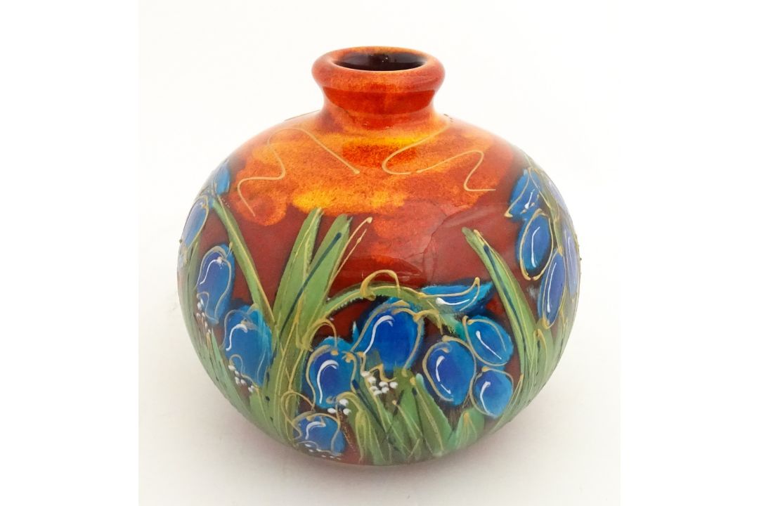 An Anita Harris green glazed vase of squat form decorated with Bluebells. Signed under. Approx. 3 - Image 5 of 8