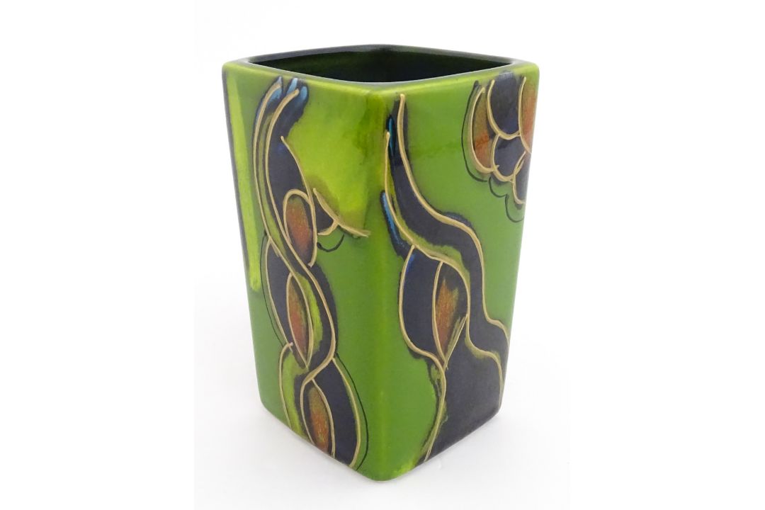 An Anita Harris green glazed vase of squared form. Signed under. Approx. 6" high Please Note - we do - Image 3 of 7