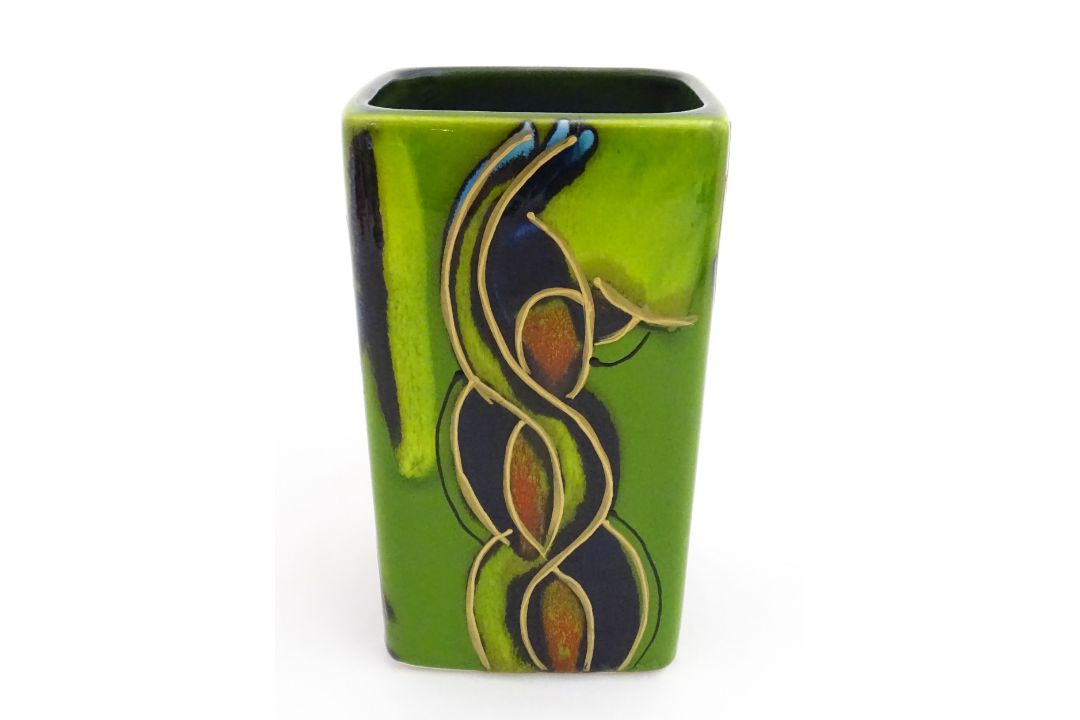 An Anita Harris green glazed vase of squared form. Signed under. Approx. 6" high Please Note - we do - Image 2 of 7