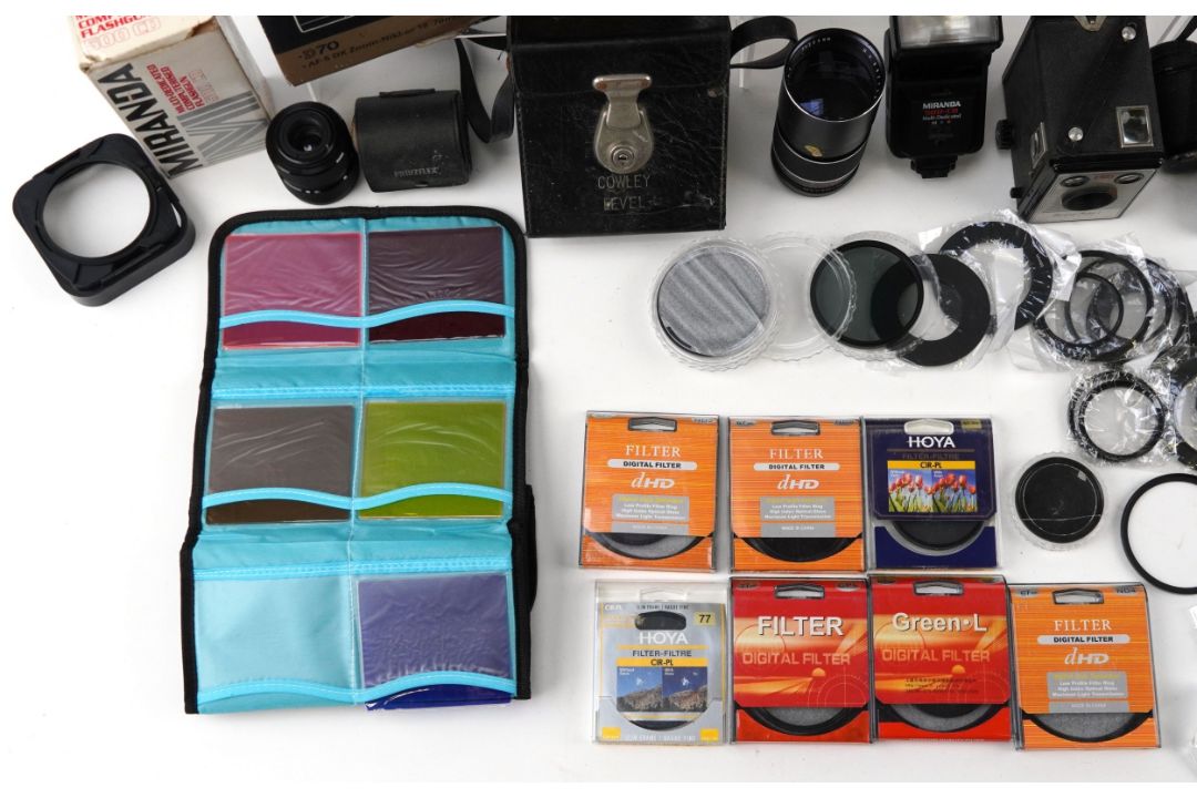 Vintage and later cameras and binoculars including Nikon D70 and Tasco binoculars model number 101. - Bild 4 aus 9
