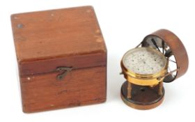 Vintage brass air meter no. 5081 with fitted oak case, 6cm in diameter.