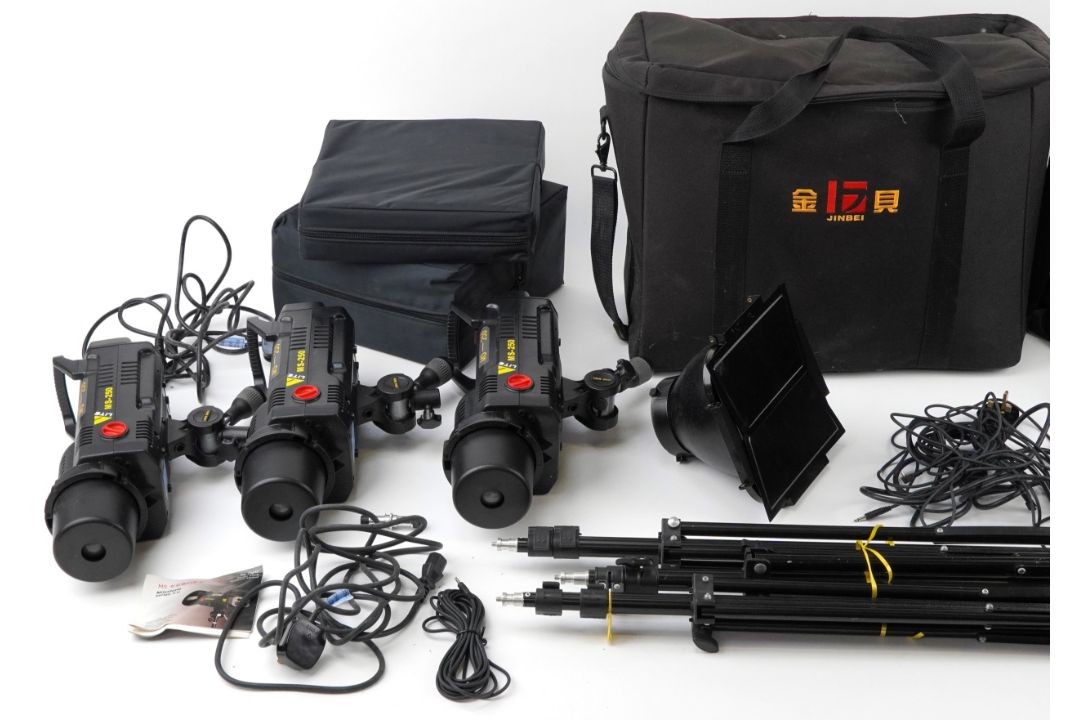Large selection of vintage camera photographic photography lighting, tripods and accessories. - Bild 9 aus 10