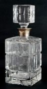 Israel Freeman & Son Ltd., Elizabeth II cut crystal decanter with silver collar, London 1967, 24cm