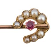 LATE 19TH CENTURY HORSESHOE RUBY & PEARL STICK PIN