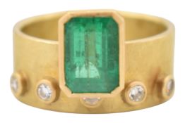CATHERINE MANNHEIM - 18CT GOLD & DIAMOND BAND RING