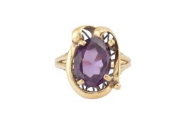 GOLD & SYNTHETIC COLOUR CHANGE SAPPHIRE