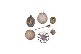 COLLECTION OF SILVER & ANTIQUE JEWELLERY