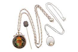 ASSORTMENT OF SILVER JEWELLERY