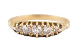 18CT GOLD & DIAMOND FIVE STONE RING