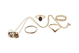 COLLECTION OF 9CT GOLD JEWELLERY