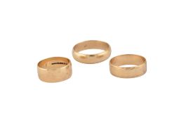 THREE HALLMARKED 9CT GOLD BAND RINGS