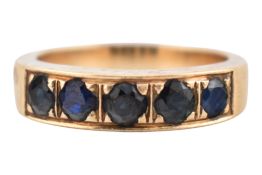 14CT GOLD & SAPPHIRE FIVE STONE RING