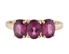 HALLMARKED 9CT GOLD THREE STONE RING