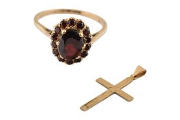 HALLMARKED 9CT GOLD & GARNET CLUSTER RING