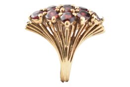 1970S HALLMARKED 9CT GOLD GARNET CLUSTER RING
