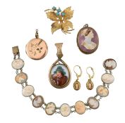 ASSORTED COLLECTION OF JEWELLERY