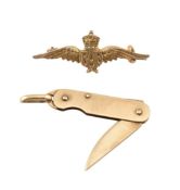 CHARLES HORNER 9CT SWEETHEART BROOCH & 9CT GOLD PENKNIFE