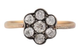 EARLY 20TH CENTURY 18CT GOLD & DIAMOND CLUSTER RING