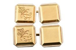 PAIR OF GOLD CRESTED CUFFLINKS