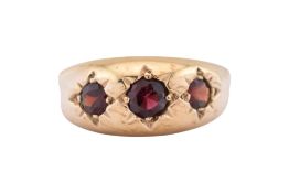 9CT GOLD & THREE STONE GARNET RING