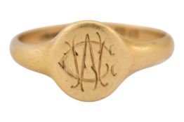 EARLY 20TH CENTURY HALLMARKED 18CT GOLD SIGNET RING.