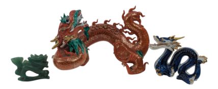 TWO 20TH CENTURY EXPORT PORCELAIN DRAGON CENTREPIECES 20世纪摆件