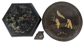 TWO CHINESE LACQUERED WEDDING / LUNCH BOXES 20世纪结婚漆盒