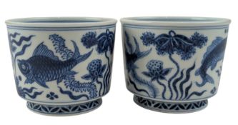 CHINESE BLUE & WHITE 'FISH & LOTUS' TEACUP 青花鱼澡纹茶杯