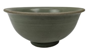 MING LONGQUAN CELADON GLAZED CERAMIC BOWL 明 龙泉清釉 盌
