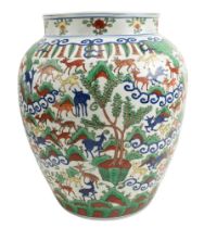 LARGE 19TH CENTURY CHINESE WUCAI FAMILLE VERTE 'HUNDRED DEER' JAR 五彩百鹿罐