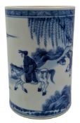 LATE QING DYNASTY BLUE & WHITE 'FIGURINE BRUSH POT 清 青花人物故事笔筒