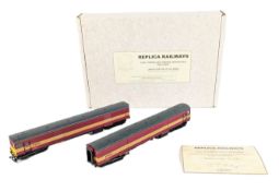 MODEL RAILWAY - REPLICA RAILWAYS OO GAUGE LIMITED EDITION COACH SET