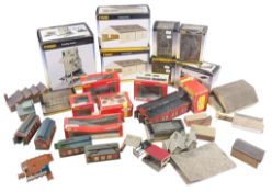 MODEL RAILWAY - COLLECTION OF TRACKSIDE BUILDINGS AND ACCESSORIES